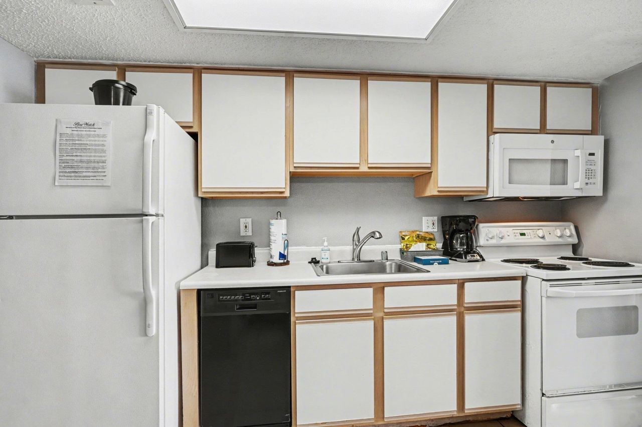 2701 S Ocean Blvd. Photo 10