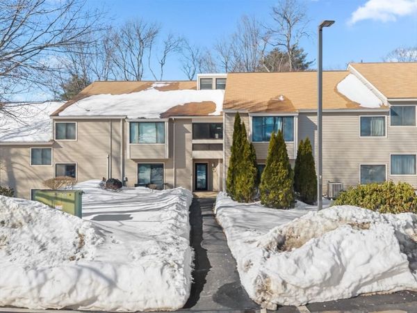 4 Thayer Pond Dr, Unit 20, Oxford, MA 01537