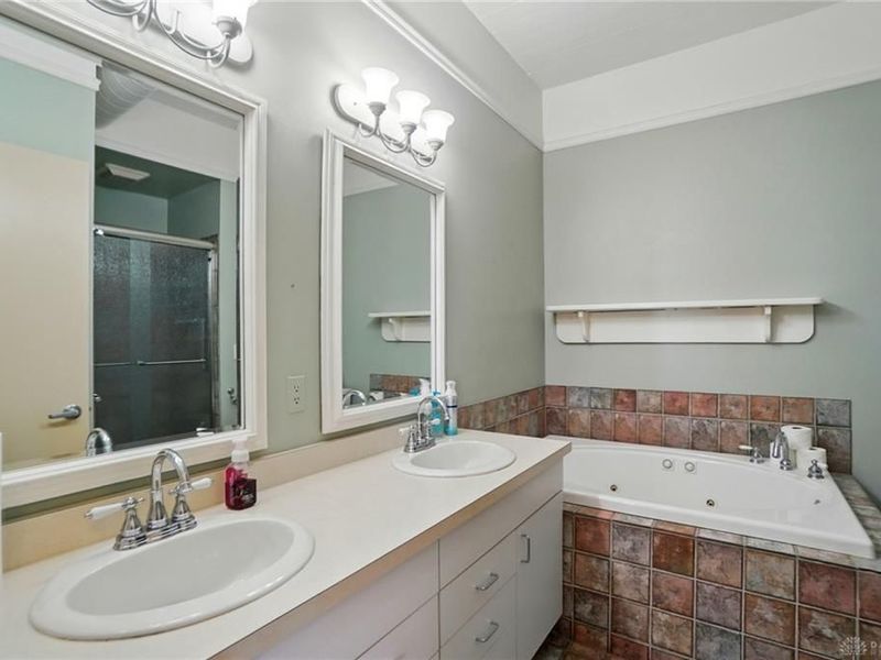 18 S Saint Clair Street, Unit 203, Dayton, OH 45402 Photo 32