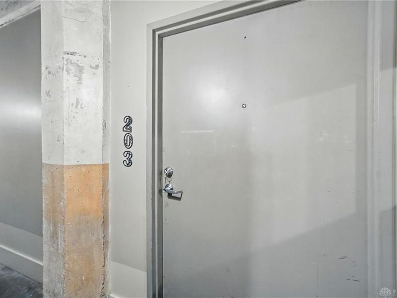 18 S Saint Clair Street, Unit 203, Dayton, OH 45402 Photo 8