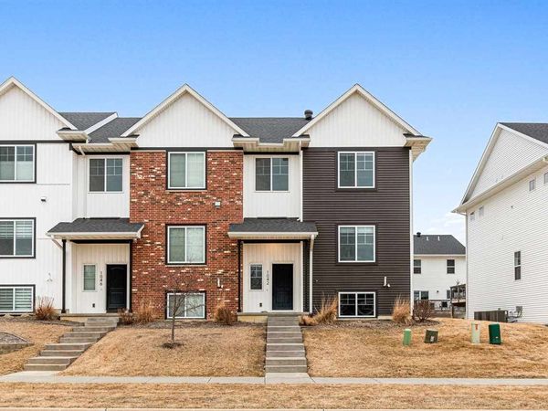 1042 Dubs Drive, Iowa City, IA 52246