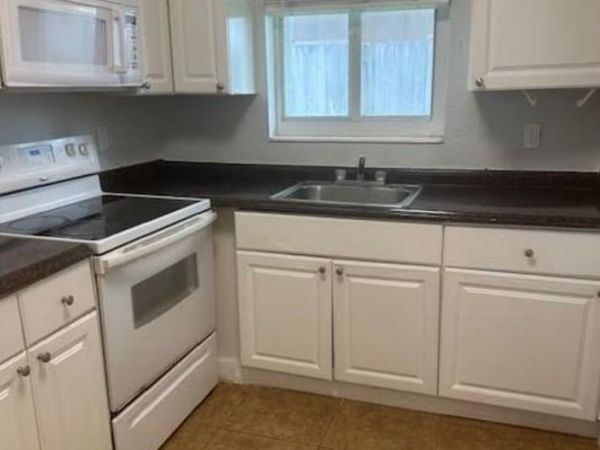 332 SW 2nd Place, Unit 3, Pompano Beach, FL 33060