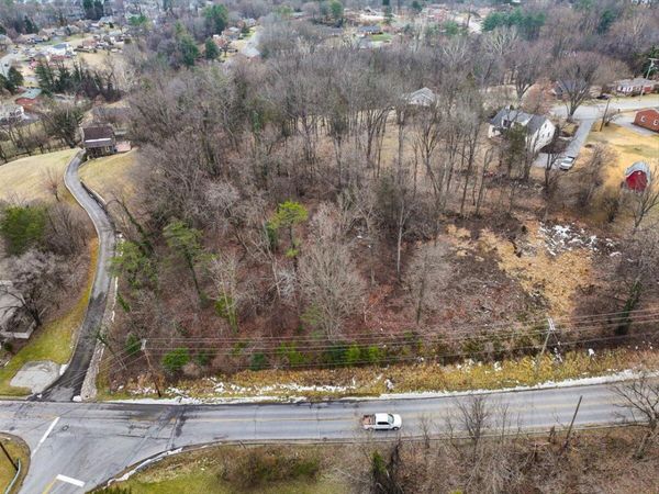 912 Homestead DR, Salem, VA 24153