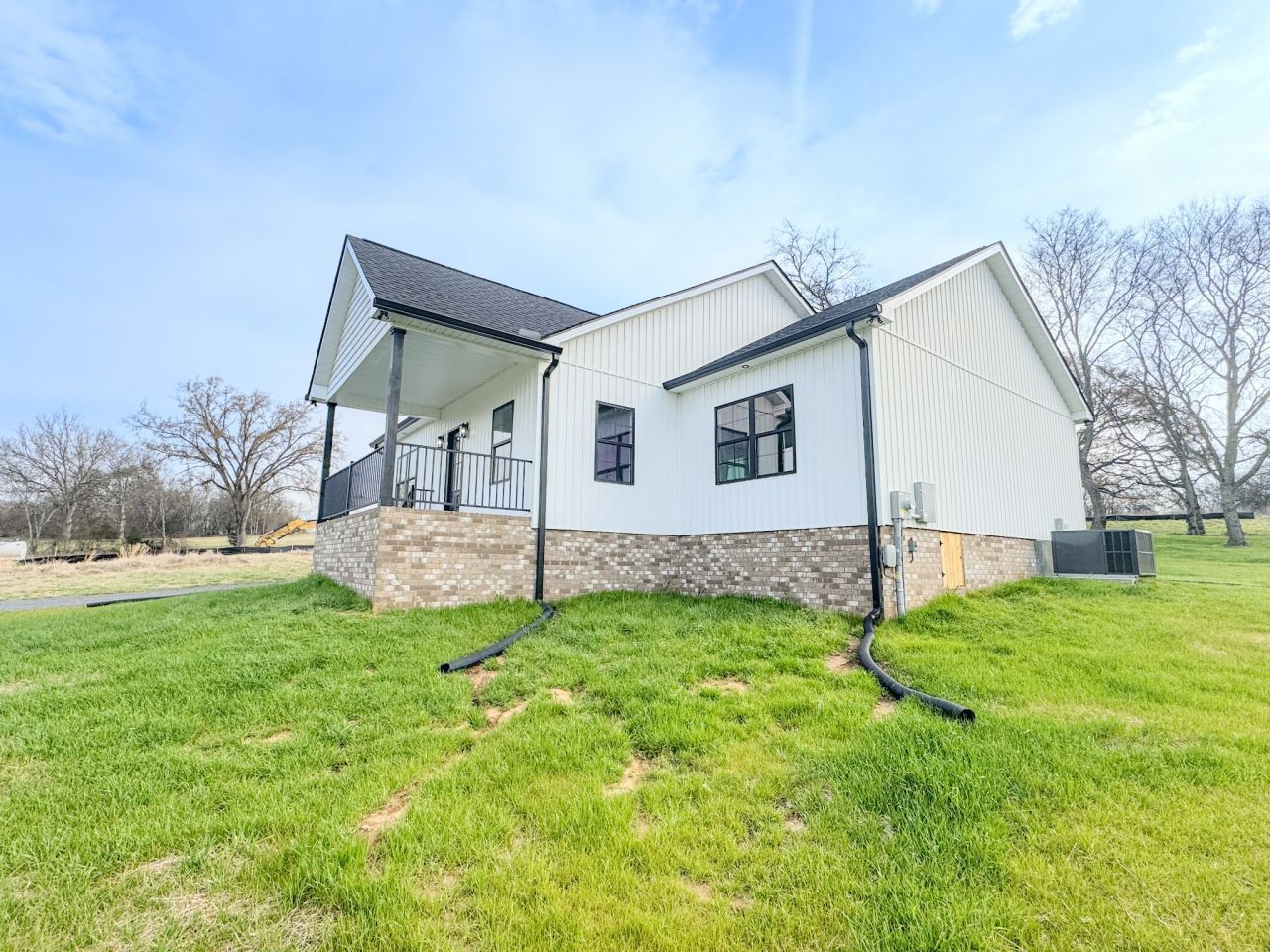 305 Sam Beasley Rd , Hartsville, TN 37074 Main Photo