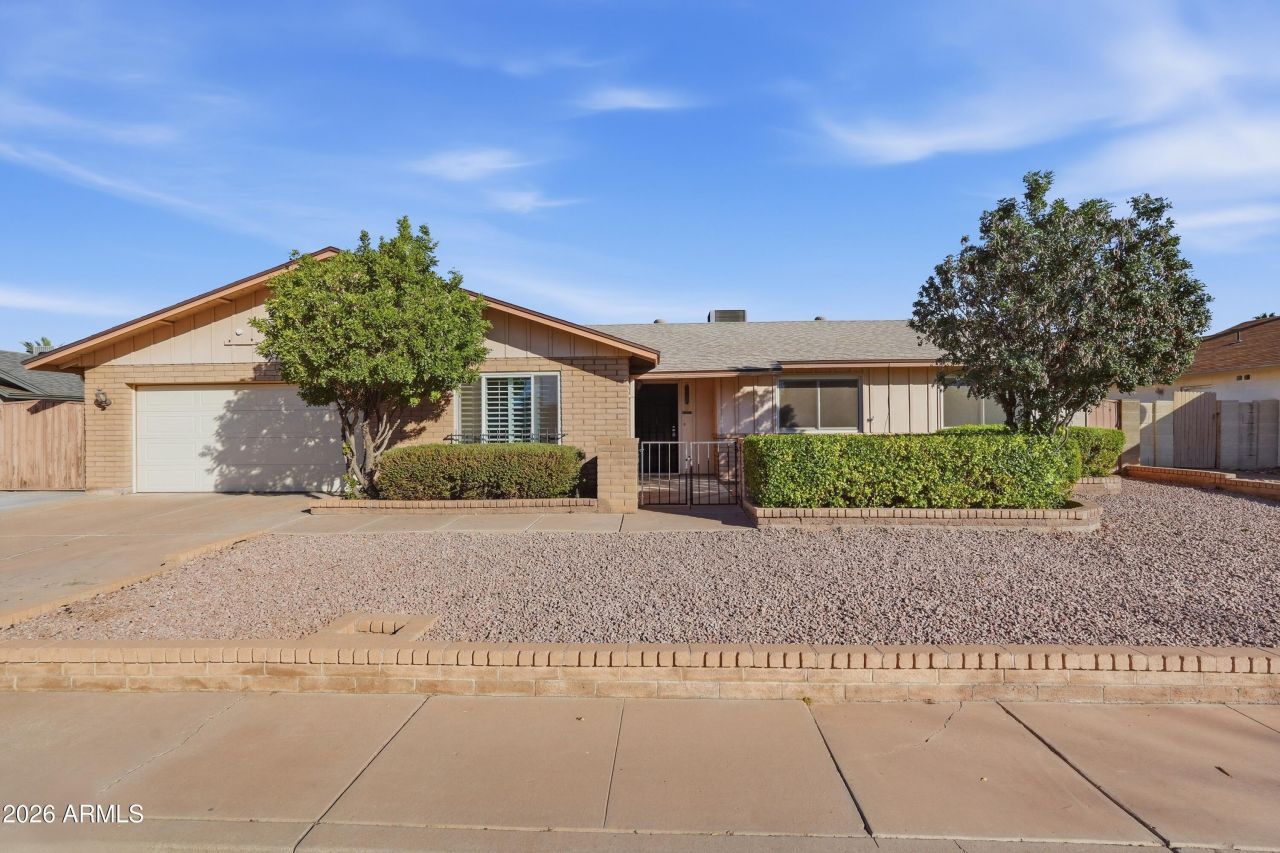 1332 W Lobo Avenue, Mesa, AZ 85202 Main Photo