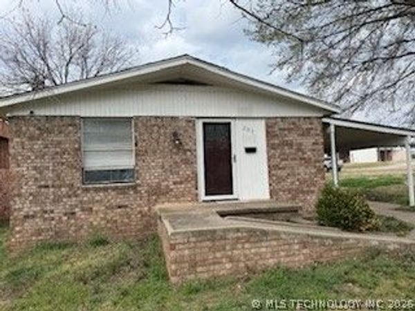 203 W 3rd Avenue, Bristow, OK 74010