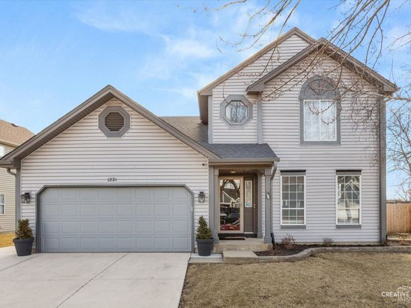 1221 Longford Circle , Elgin, IL 60120