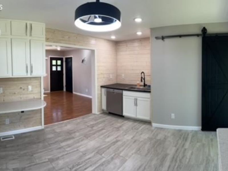 2011 Oakdale Avenue, Oregon, OH 43616 Photo 11