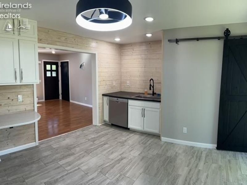 2011 Oakdale Avenue, Oregon, OH 43616 Photo 8