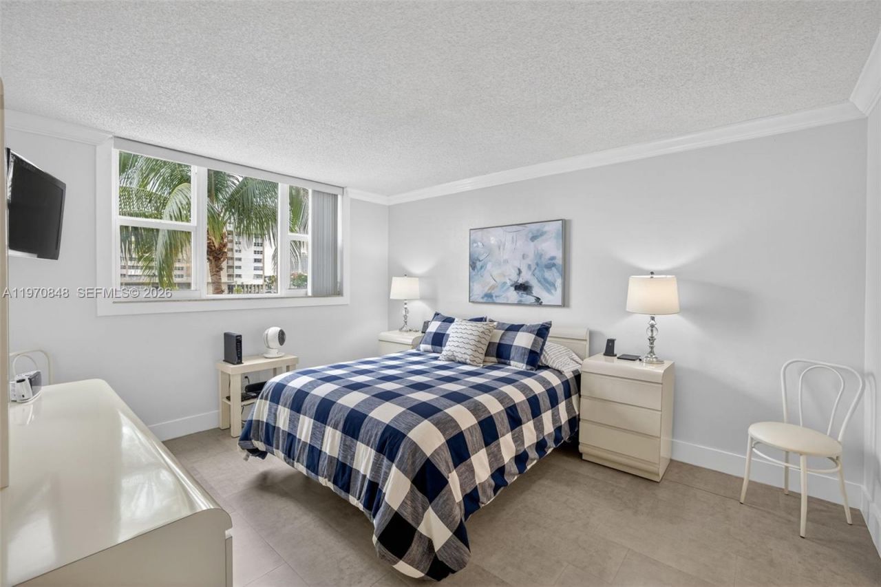 1891 S Ocean Dr , Unit 212, Hallandale Beach, FL 33009 Photo