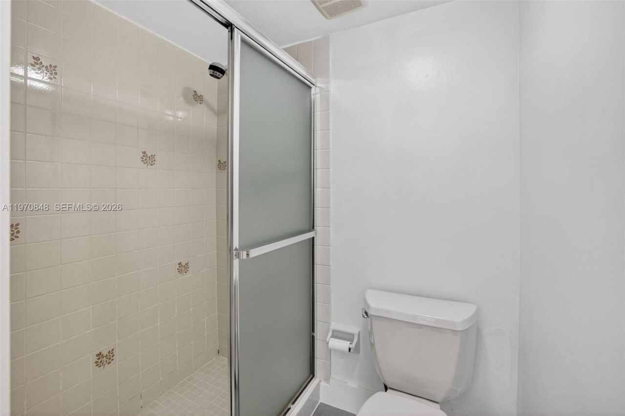 1891 S Ocean Dr , Unit 212, Hallandale Beach, FL 33009 Photo