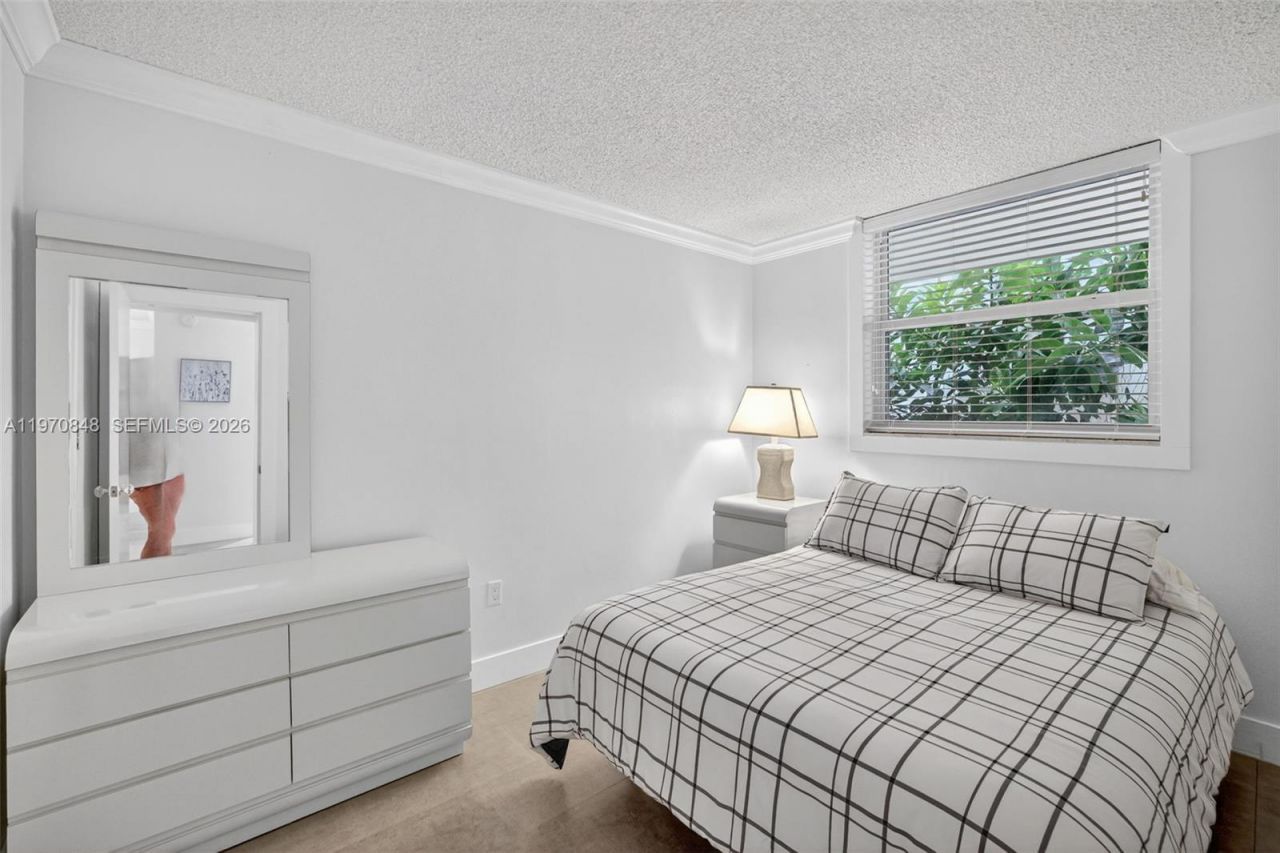 1891 S Ocean Dr , Unit 212, Hallandale Beach, FL 33009 Photo