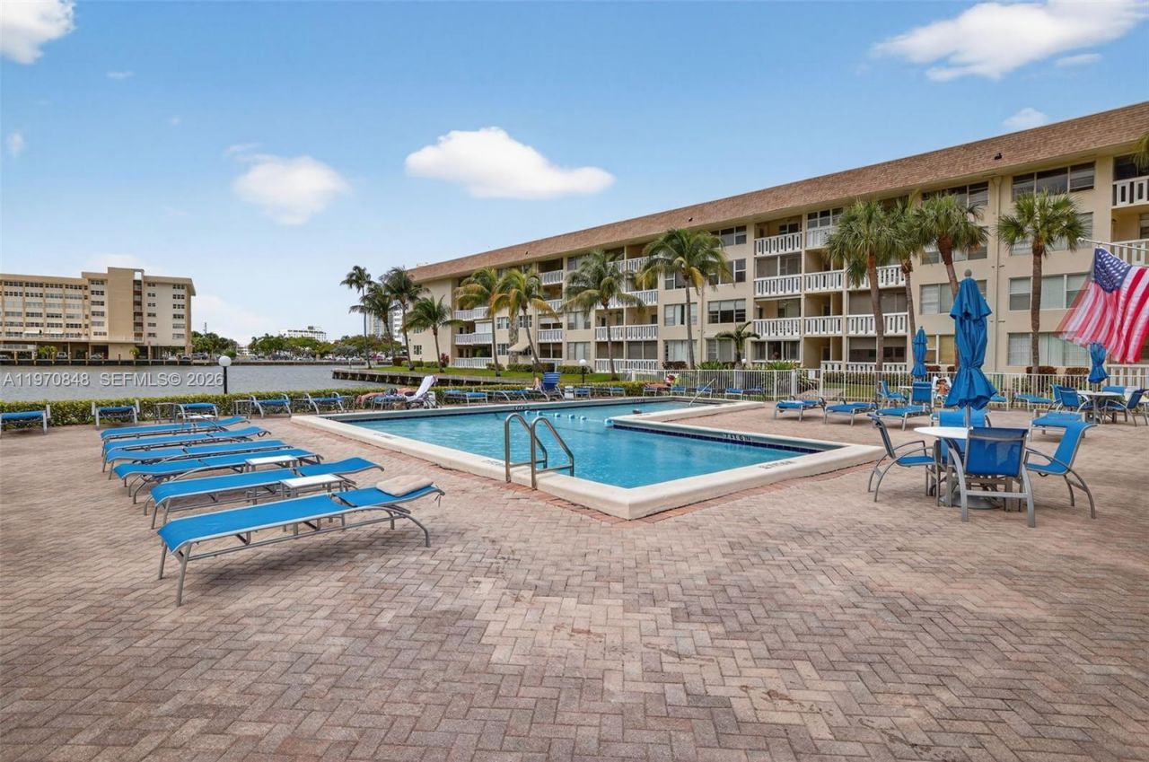 1891 S Ocean Dr , Unit 212, Hallandale Beach, FL 33009 Photo