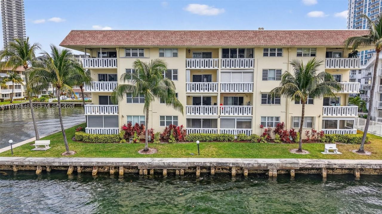 1891 S Ocean Dr , Unit 212, Hallandale Beach, FL 33009 Photo