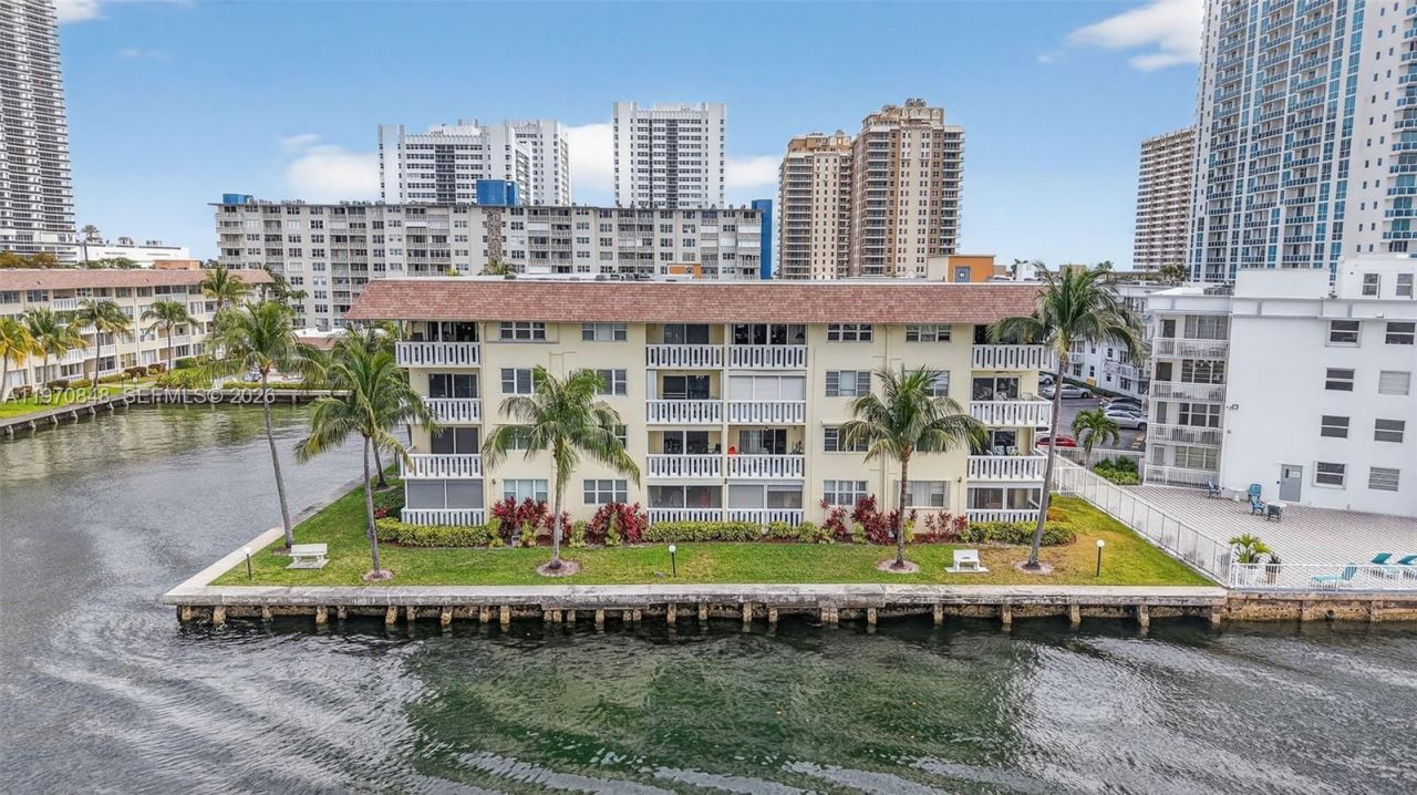 1891 S Ocean Dr , Unit 212, Hallandale Beach, FL 33009 Photo