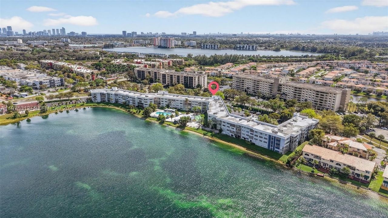 877 NE 195th St , Unit 422, Miami, FL 33179 Photo