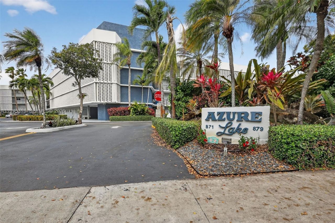 877 NE 195th St , Unit 422, Miami, FL 33179 Photo