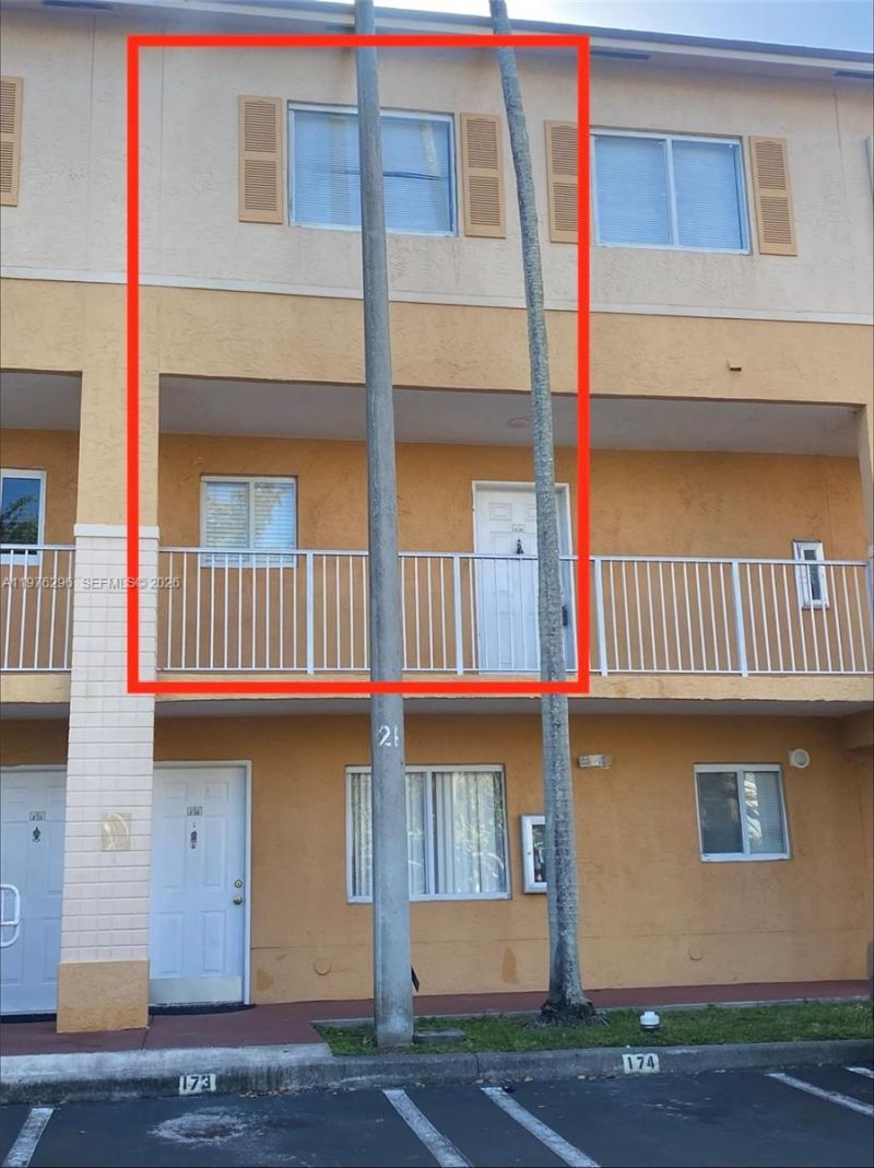 6245 Kendale Lakes Cir, Unit 209, Miami, FL 33183 Photo