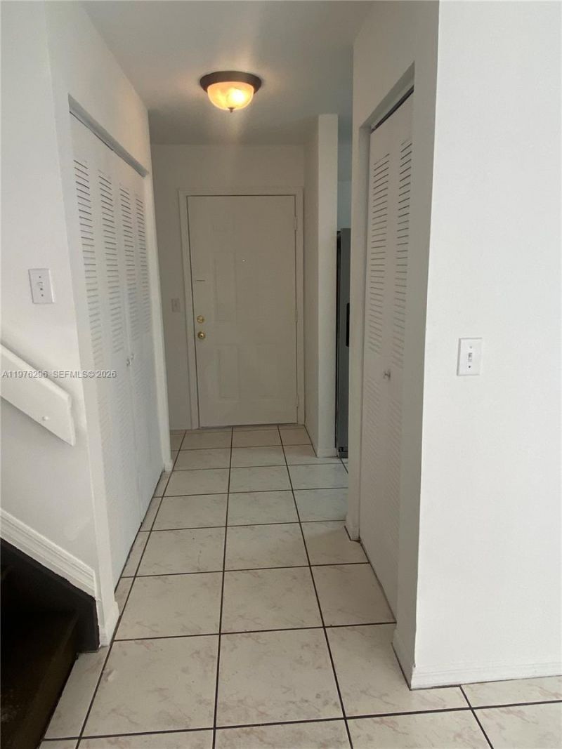 6245 Kendale Lakes Cir, Unit 209, Miami, FL 33183 Photo