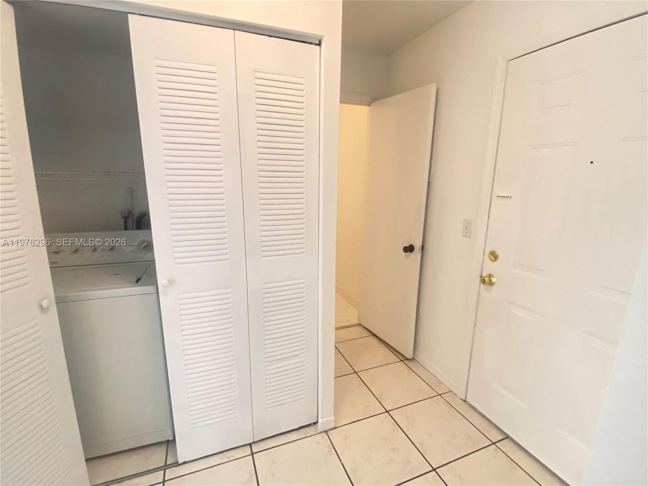 6245 Kendale Lakes Cir, Unit 209, Miami, FL 33183 Photo