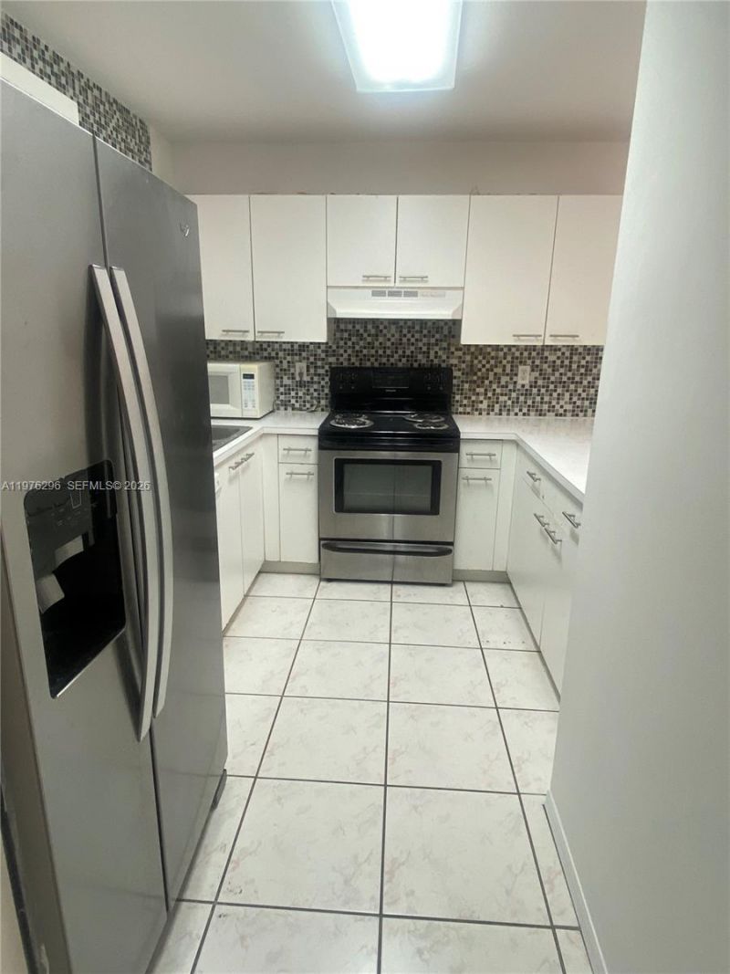 6245 Kendale Lakes Cir, Unit 209, Miami, FL 33183 Photo