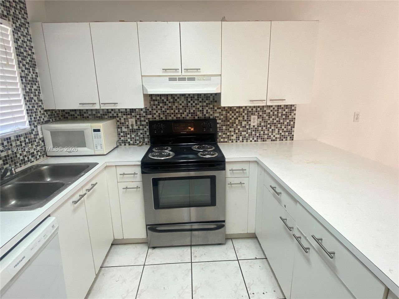 6245 Kendale Lakes Cir, Unit 209, Miami, FL 33183 Photo