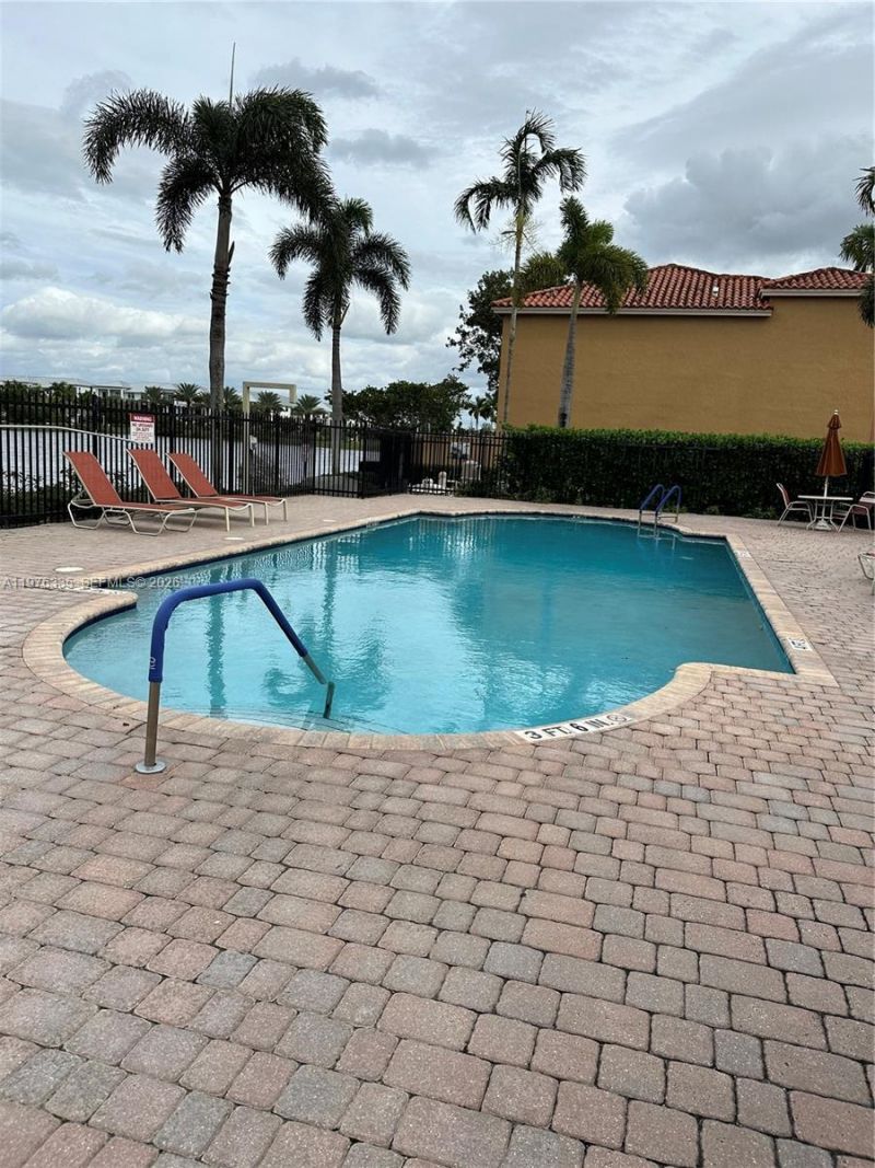 745 SW 107th Ave, Pembroke Pines, FL 33025 Photo