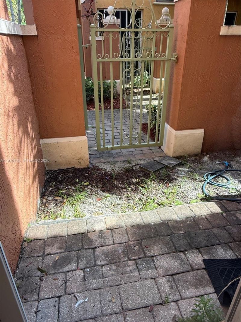 745 SW 107th Ave, Pembroke Pines, FL 33025 Photo