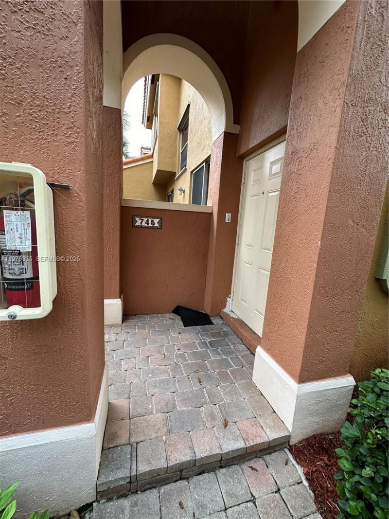 745 SW 107th Ave, Pembroke Pines, FL 33025 Photo
