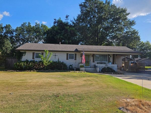 2600 Hollywood St, Newport, AR 72112