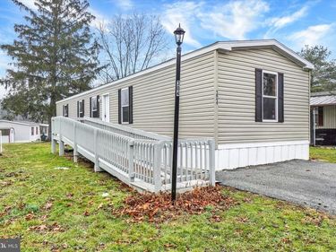 304 BROOKLYN DRIVE, YORK, PA 17406