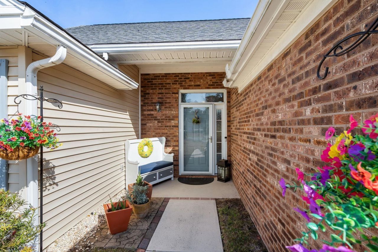 219 Beechwood Ct. Photo 2