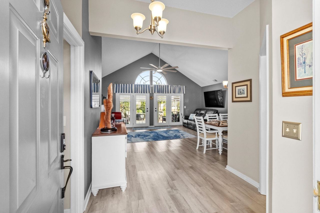 219 Beechwood Ct. Photo 3