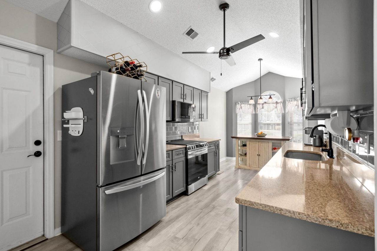 219 Beechwood Ct. Photo 5