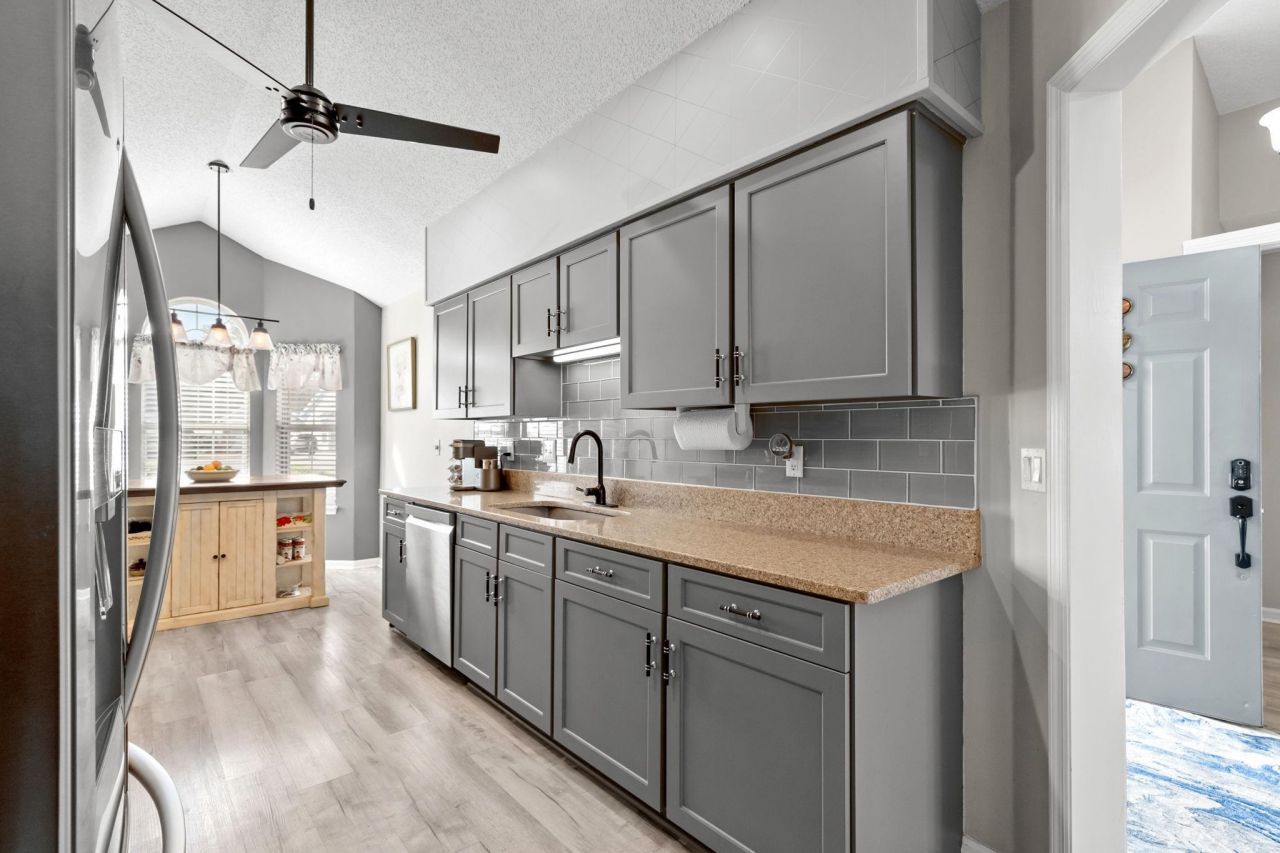 219 Beechwood Ct. Photo 6