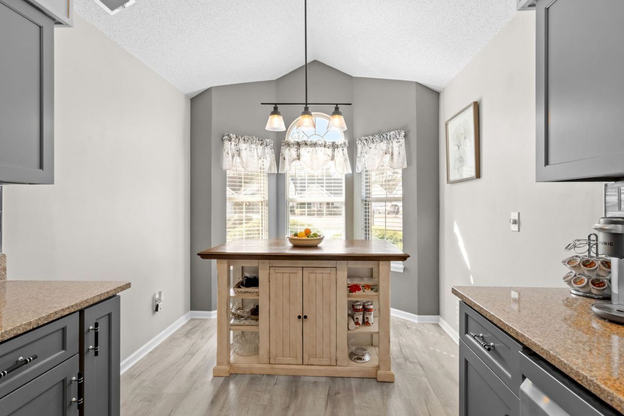 219 Beechwood Ct. Photo 8