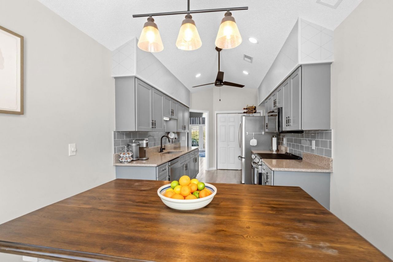 219 Beechwood Ct. Photo 9