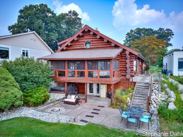 1601 Westwind Court, Muskegon, MI 49445