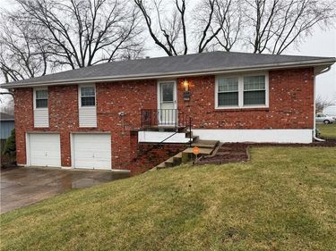 16901 E 31* Street, Independence, MO 64055