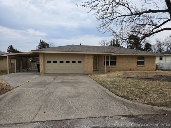 332 NE Meadowlark Avenue , Bartlesville, OK 74006