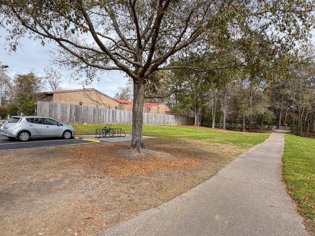 1001 Harbor View Road Photo 13