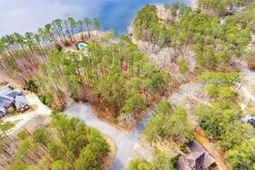 156 Runneymede Drive  photo 4