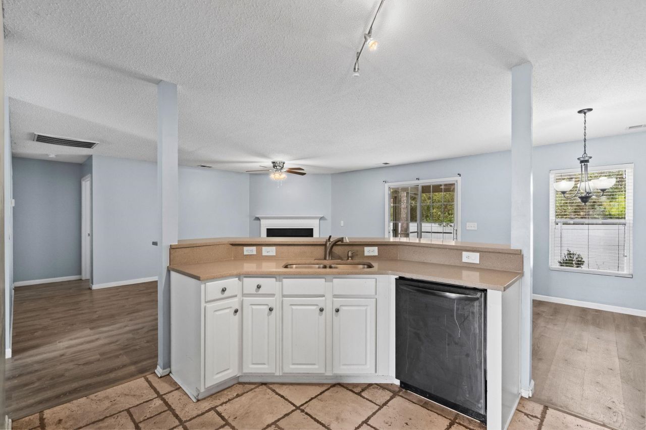 156 Weeping Willow Dr. Photo 12