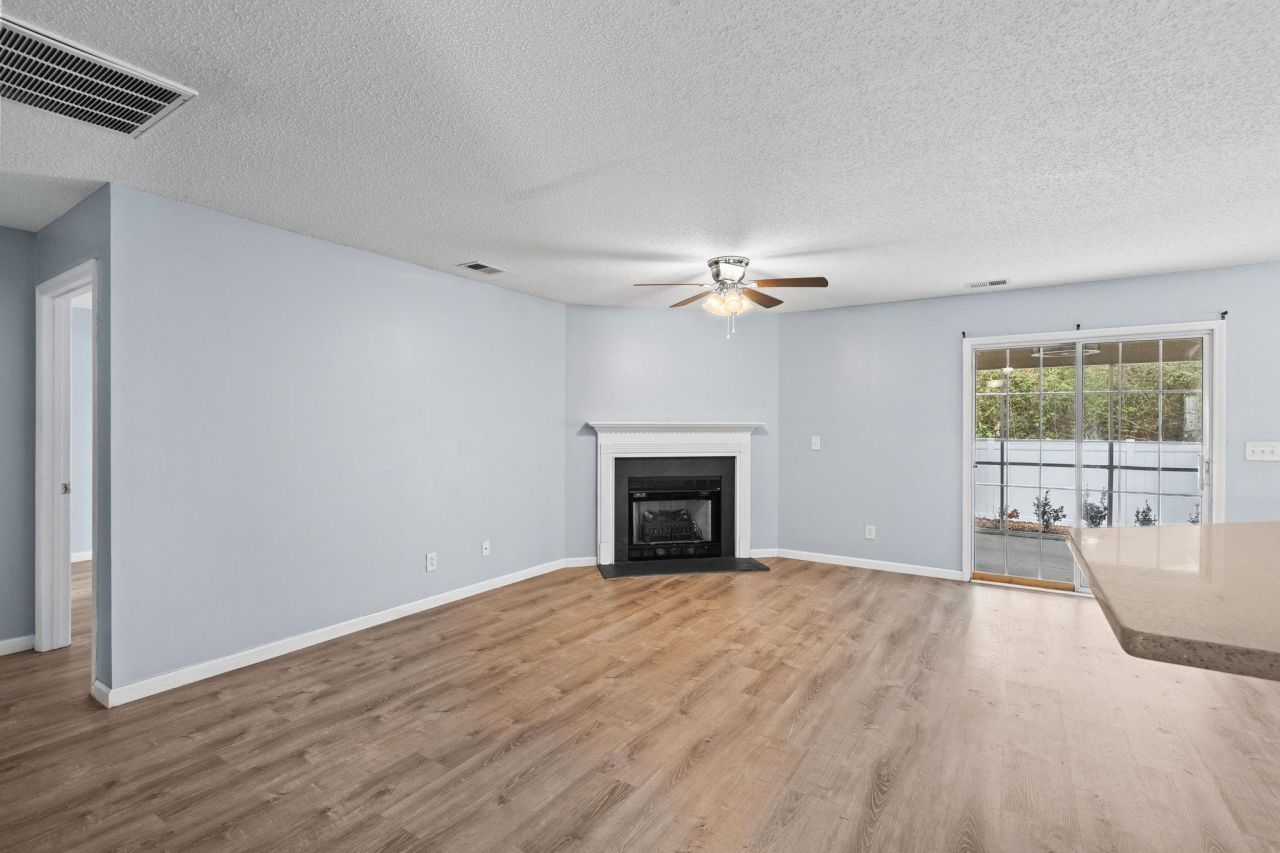 156 Weeping Willow Dr. Photo 6