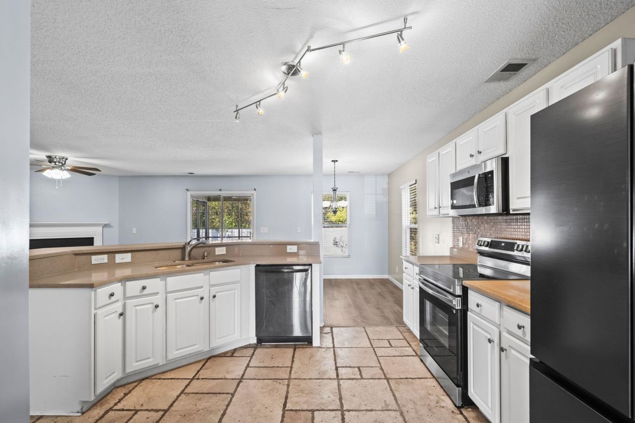 156 Weeping Willow Dr. Photo 9