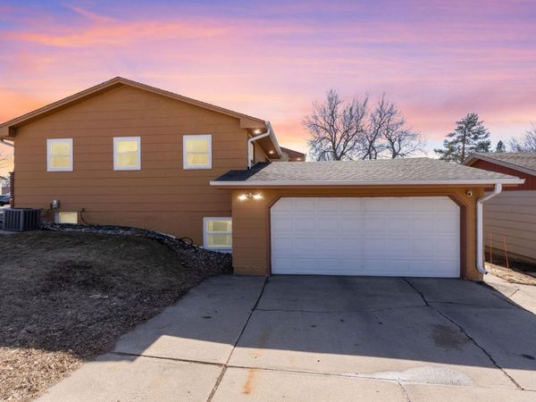 701 S Lowell Ave, Sioux Falls, SD 57103
