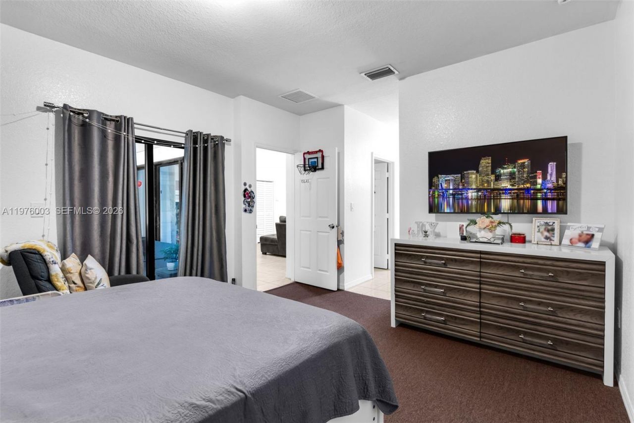 11017 SW 226th Ter , Miami, FL 33170 Photo