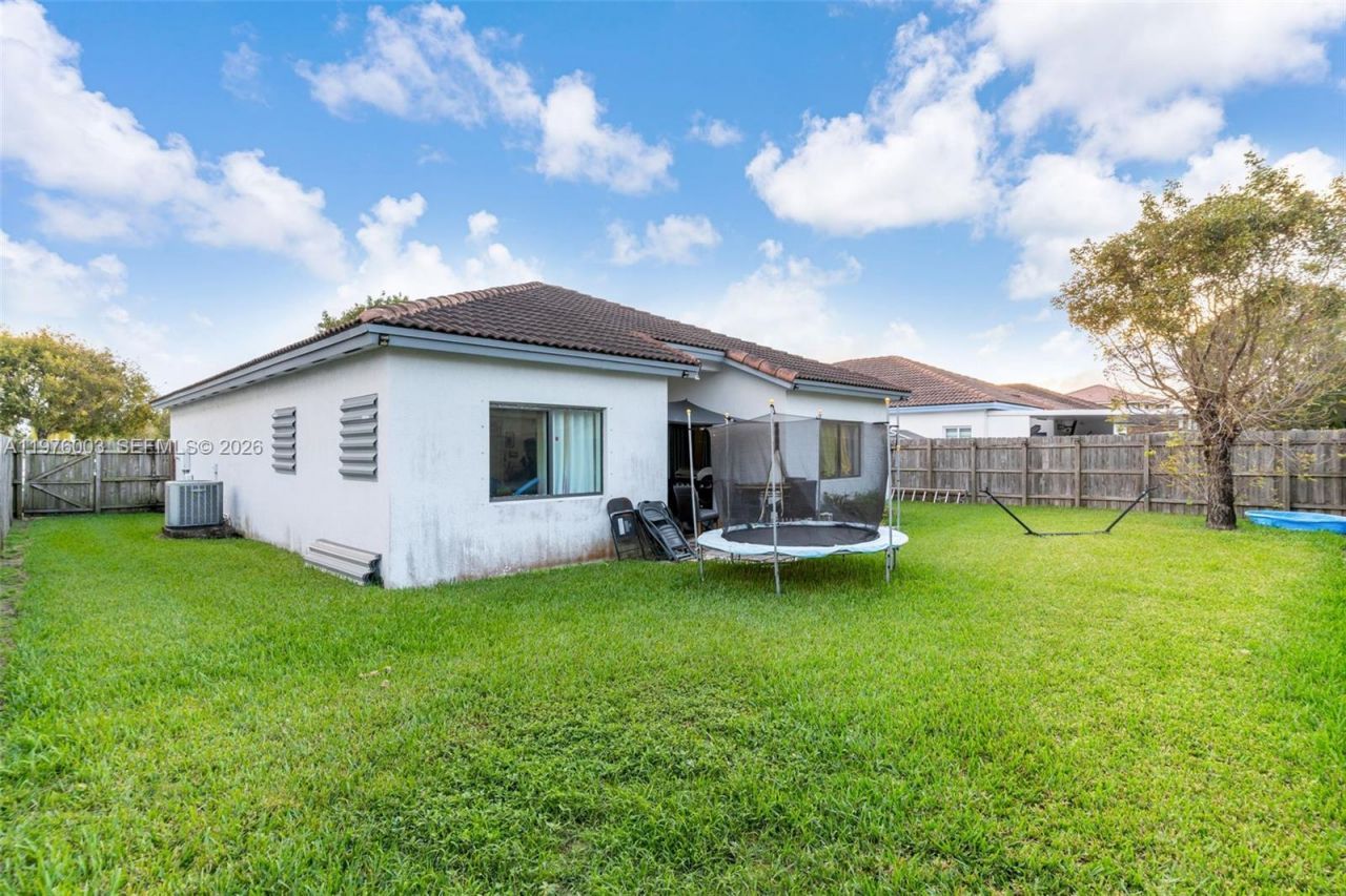 11017 SW 226th Ter , Miami, FL 33170 Photo