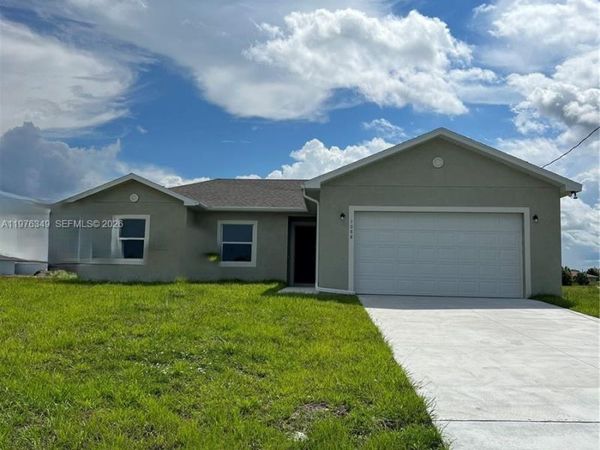 1088 Saturn Ct , La Belle, FL 33935