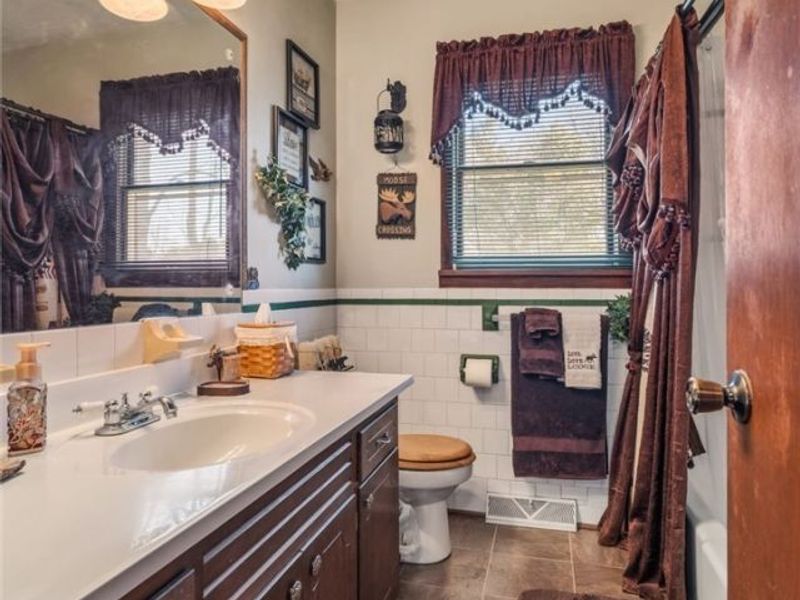 13100 Market Avenue N, Hartville, OH 44632 Photo 17